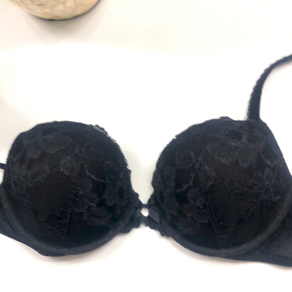 Like new! Victoria’s Secret bra!